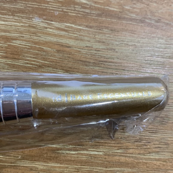 New Bare Escentuals Finishing Brush - Picture 3 of 3